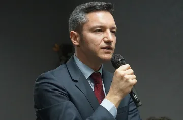 Вигенин: Ще подкрепим Габриел като българка