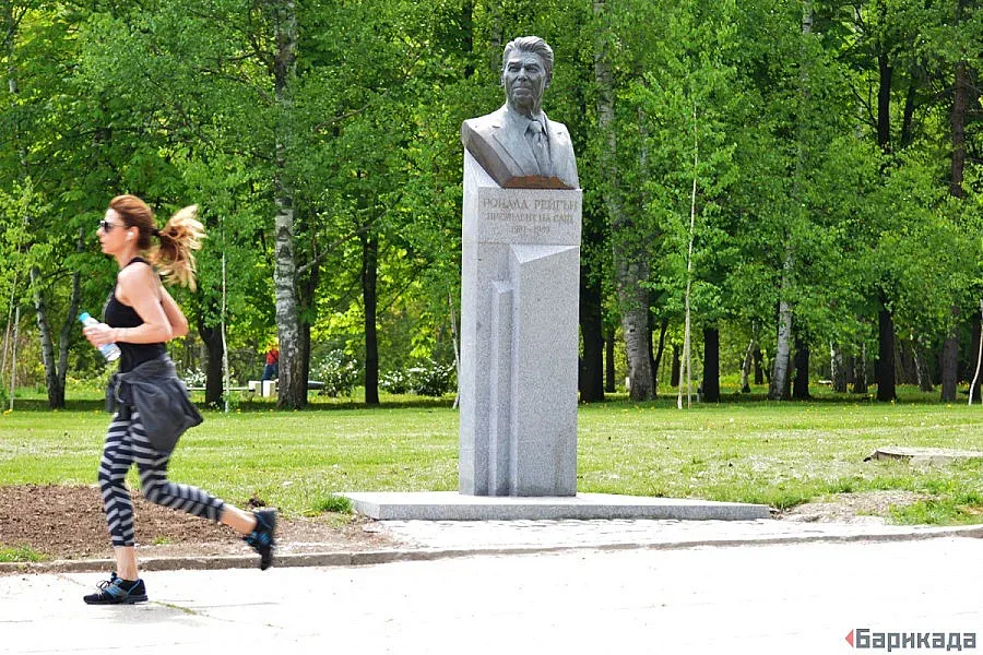 Посланик Рубин откри паметника на Рейгън