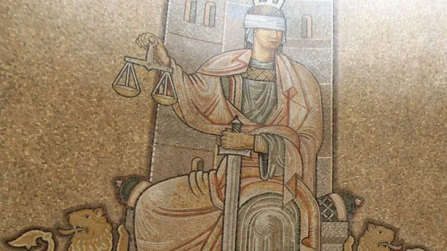 Домашен арест за собственичката на скандалния дом за възрастни