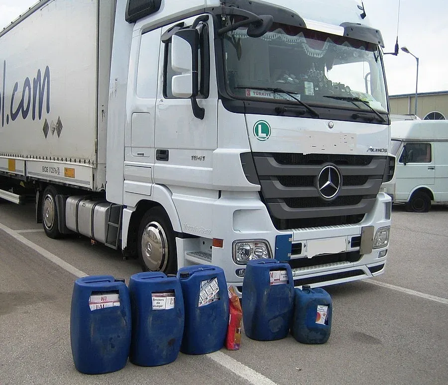 Хванаха 1740 кутии контрабандни цигари