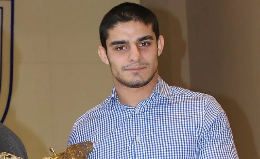 Шампионът Тодор Събев вече е контактен