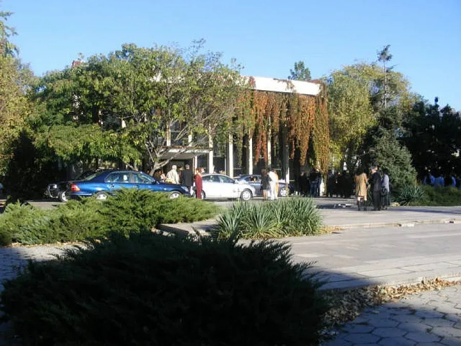 Разбиха Дома на младоженците в Пловдив