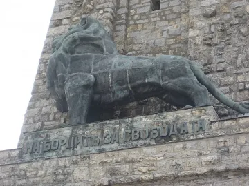 Лъвът на Шипка скоро ще светне