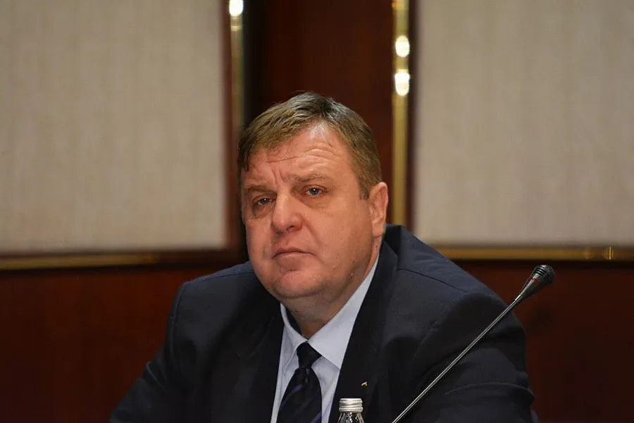 Каракачанов: Отмяната на казармата бе грешка