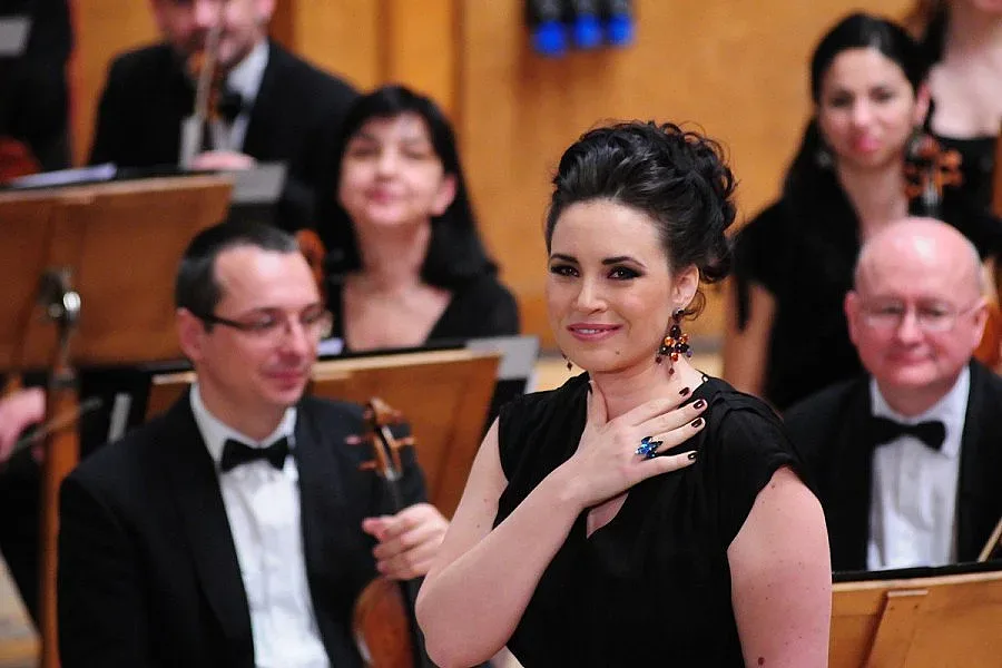 Соня Йончева: Няма връх в пеенето