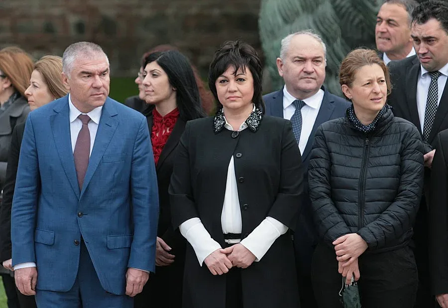 Нинова: Заръката на героите е да уважаваме и ценим Българската армия