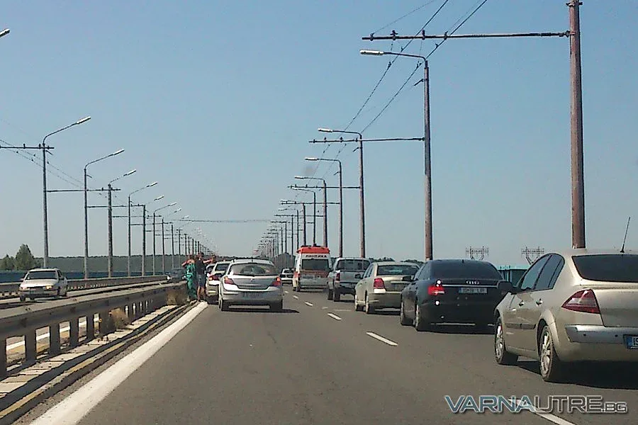 АПИ призова шофьорите: Карайте внимателно!