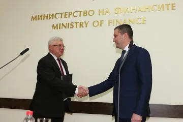 Скок на учителските заплати през септември