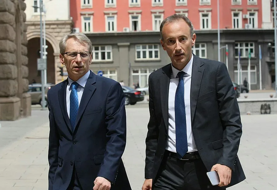 Красимир Вълчев обеща повече пари на учителите