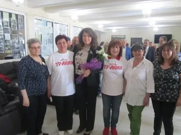 Йотова иска да се възстанови комисията за тракийските бежанци