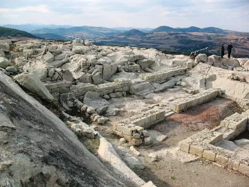 Довършват посетителският център в Перперикон