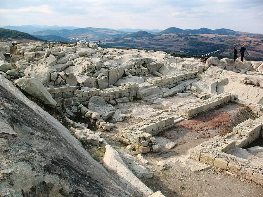 Довършват посетителският център в Перперикон