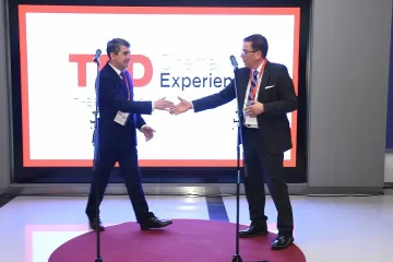 Илън Мъск изнася лекция в неделя