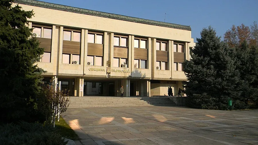 Първомай отдъхва: Водата от чешмите става за пиене