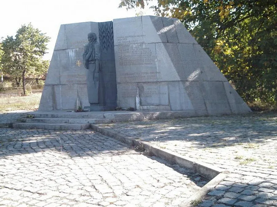 Правят каталог на войнишки паметници