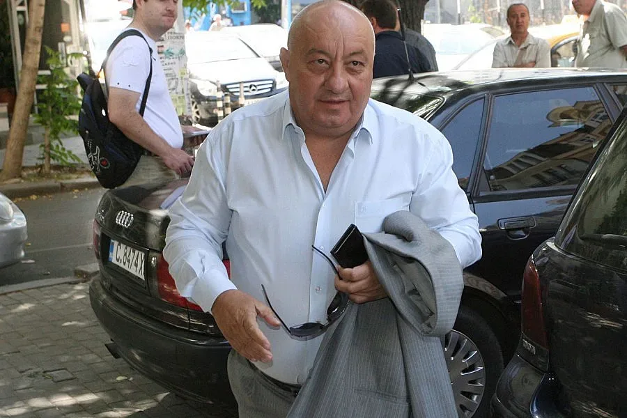 Гергов се дръпна, но не си тръгна