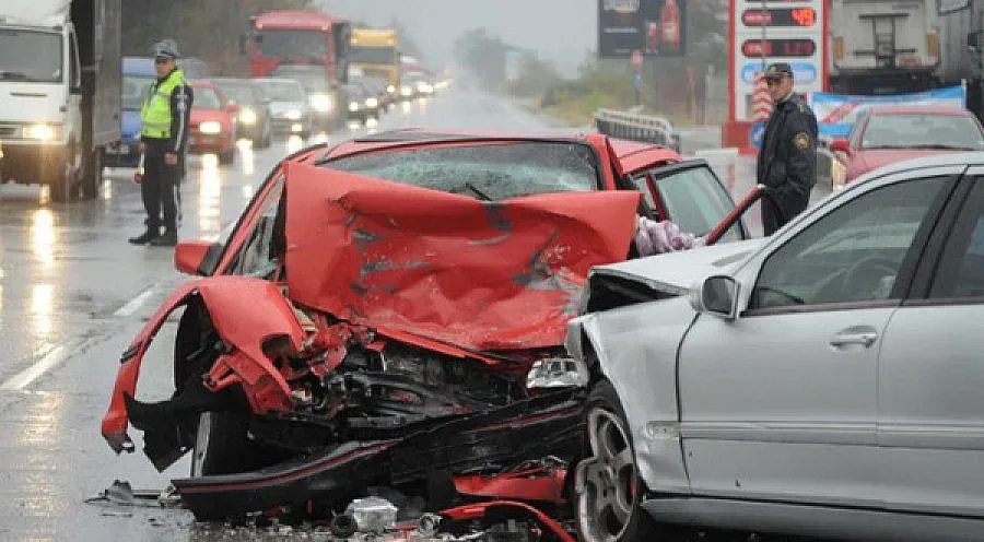 Жертва в масова катастрофа на "пътя-убиец"