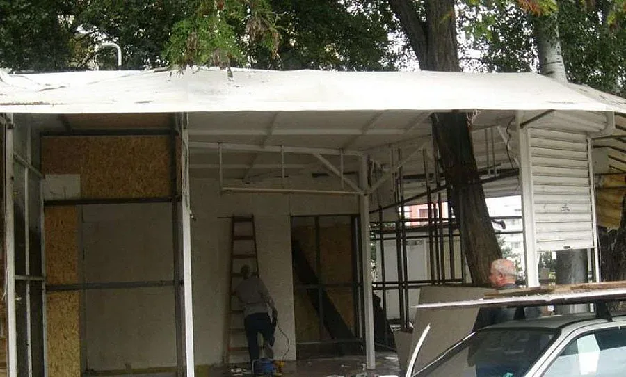 Разчистиха Слънчев бряг от незаконни постройки