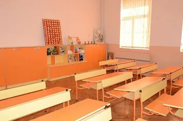 Заради ниски температури! Общини обявяват дървена ваканция