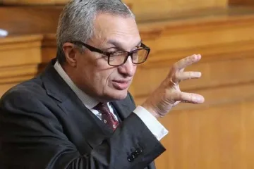 Шест сценария клатят държавата