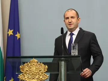 Радев прати съболезнования на Оланд