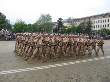 Повече джобни за войниците ни в Косово