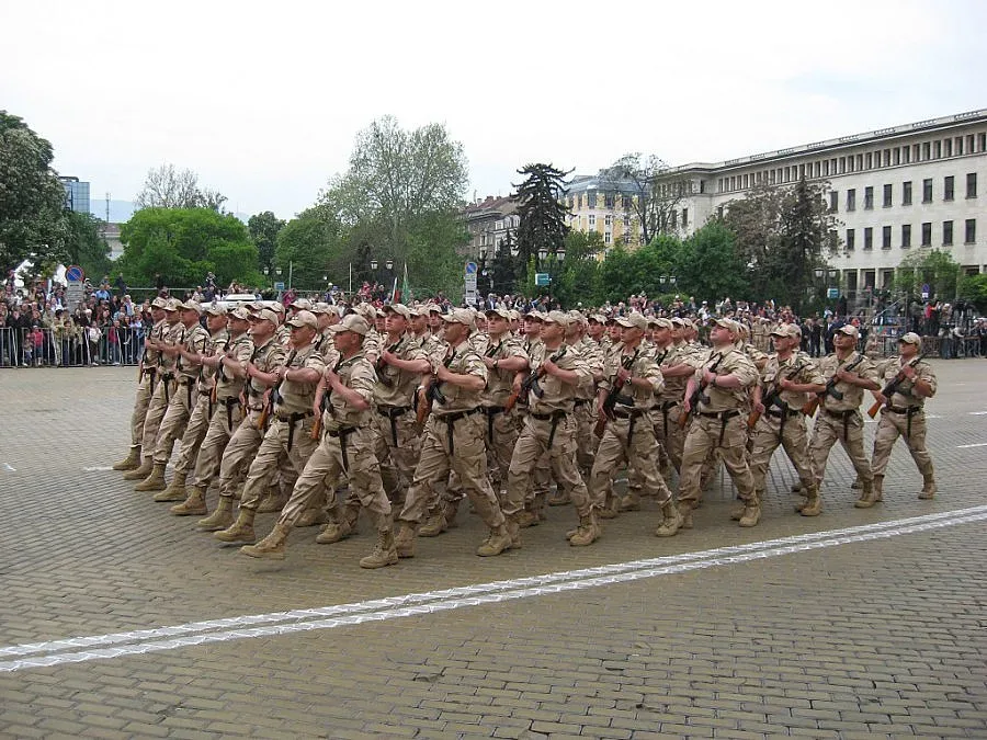 Повече джобни за войниците ни в Косово