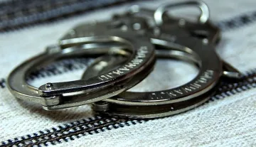 Освободиха двама от биячите на журналисти