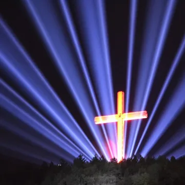 Уникално светлинно шоу на Възкресение Христово в Благоевград