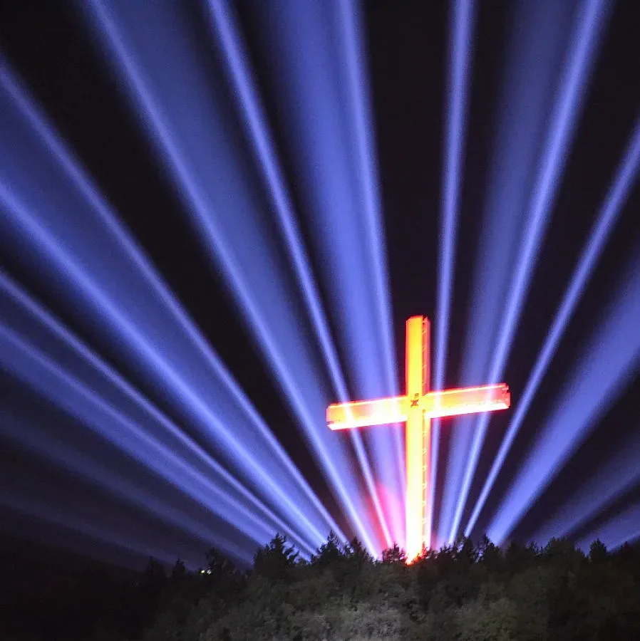 Уникално светлинно шоу на Възкресение Христово в Благоевград