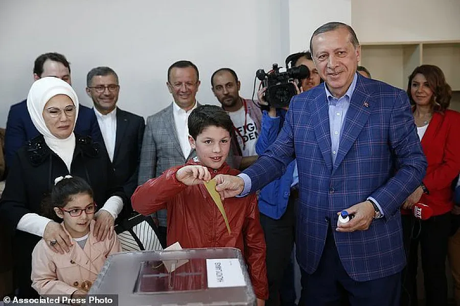 Две жертви след стрелба на референдума в Турция /ОБНОВЕНА/