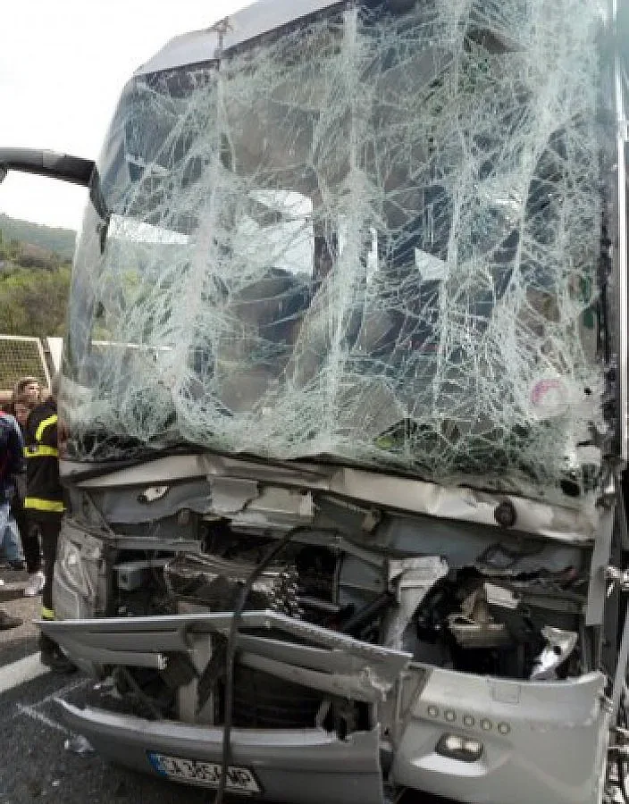 Тежка катастрофа с родни ученици в Италия