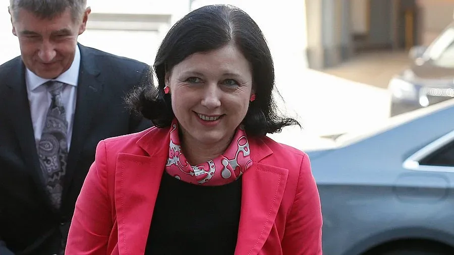 ЕК ще продължи да следи правосъдието