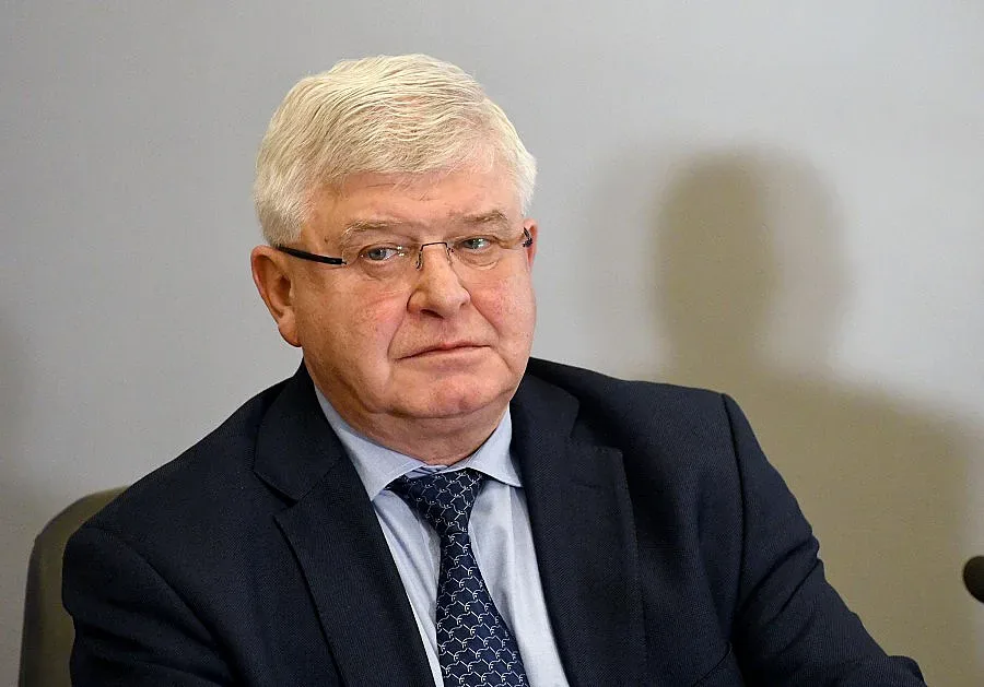 Финансовият министър скочил на Янев