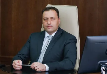 Кметът на Банско вапцува яйца