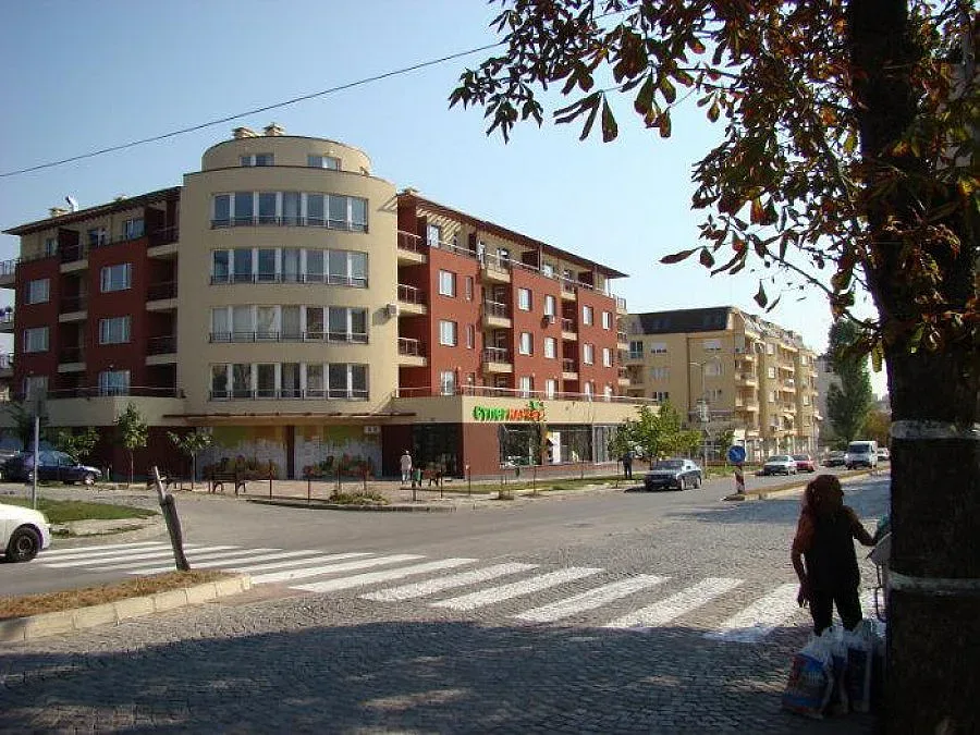 Ремонтират половин улица за 800 000 лв.