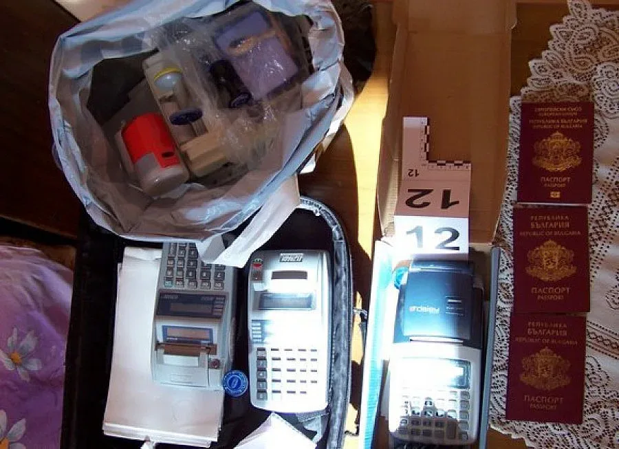 Разбиха схема за фалшиви български документи за самоличност