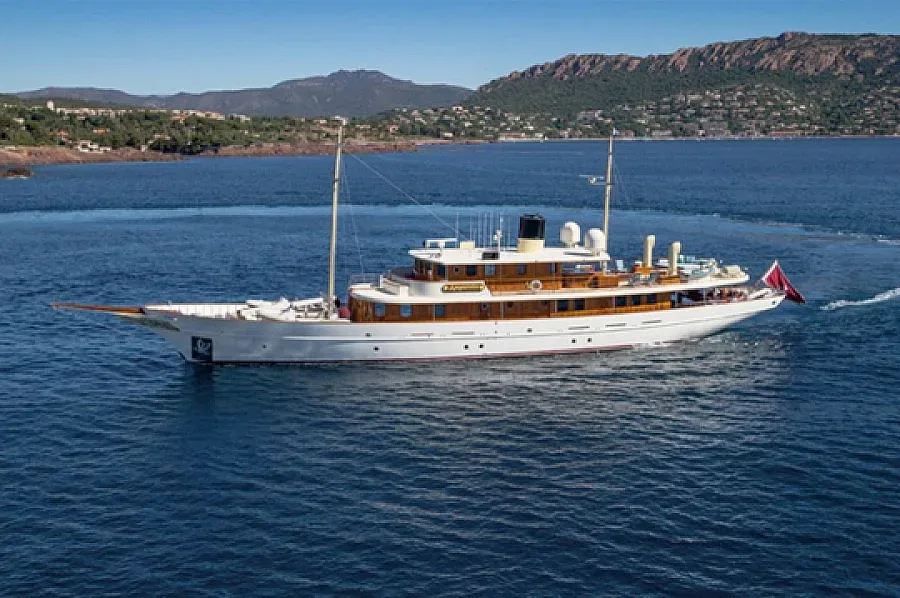 Продават яхта за $19,2 млн.