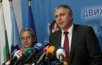 Карадайъ: Предложихме стъпка към стабилност