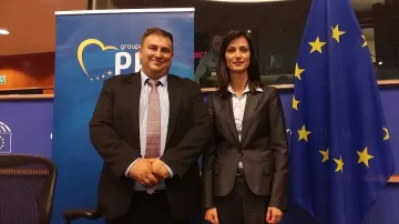 Евродепутати от ГЕРБ предлагат радикална промяна при предоставянето на убежище