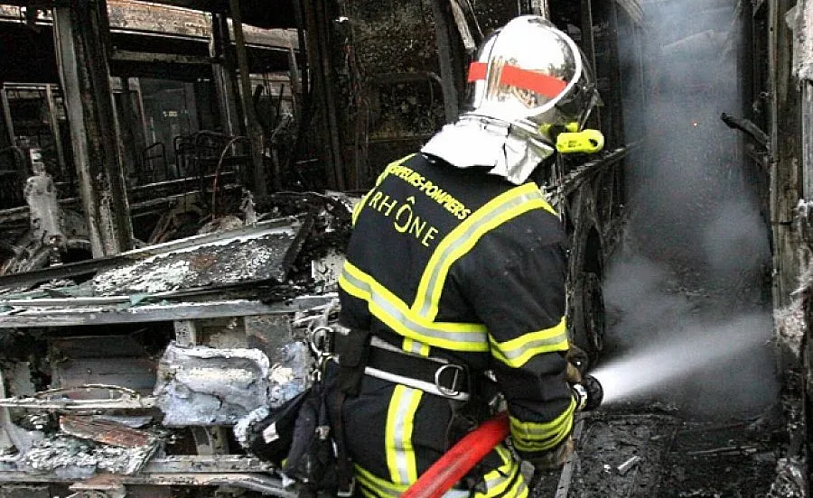 Изгоря мигрантски лагер в Северна Франция