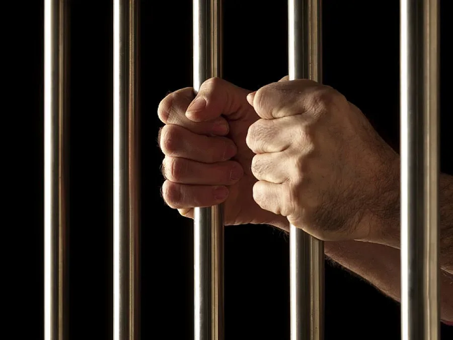 До 20 г. затвор за абитуриент, стрелял по свой познат