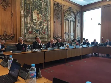 Дипломатите от Г-7 бистрят бъдещето на Сирия