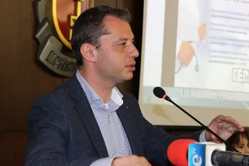 Добрев: ГЕРБ не води преговори с Марешки