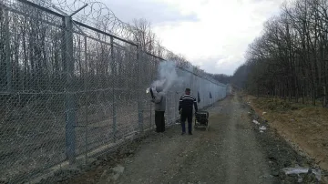 Зарибяват с 515 лв заплата 490 граничари