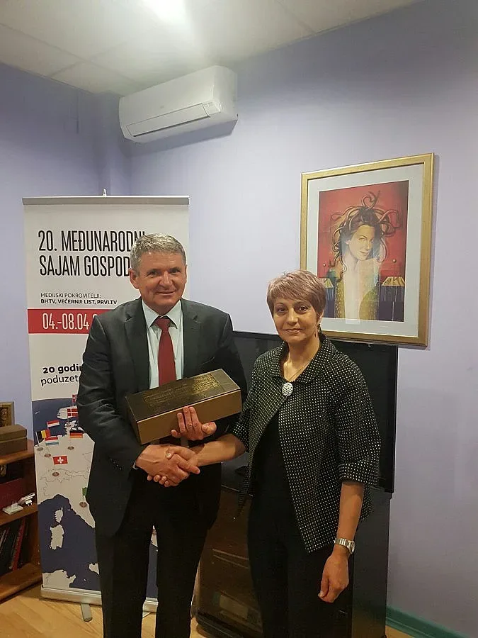 Дават рамо на търговията ни с Китай