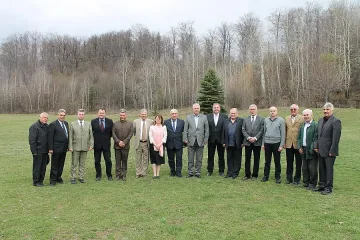 Бивши и настоящи шефове се обединяват за добро стопанисване на горите