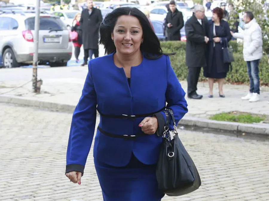 Л. Павлова за скандала в АПИ: Под въпрос е цялата "Струма"