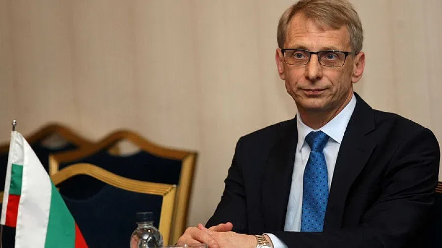 Денков: Проблемът с дипломите е създаден от Даниел Вълчев