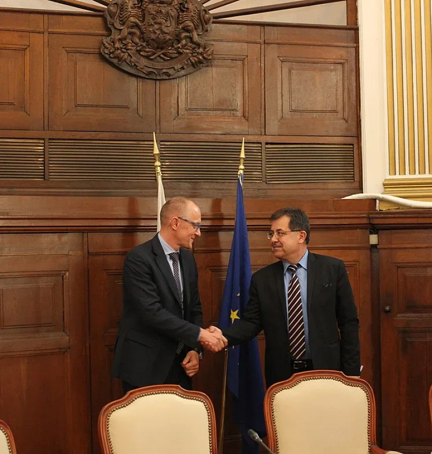 ЕС взима мерки за защита на пчелите